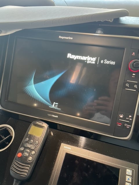 Sunseeker Predator 6827 Sunseeker Predator 6827