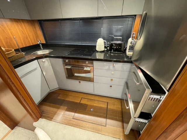 Sunseeker Predator 6828 Sunseeker Predator 6828
