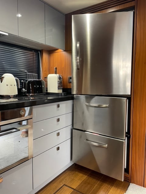 Sunseeker Predator 6831 Sunseeker Predator 6831