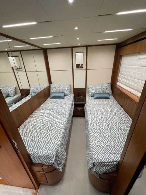 Sunseeker Predator 6837 Sunseeker Predator 6837