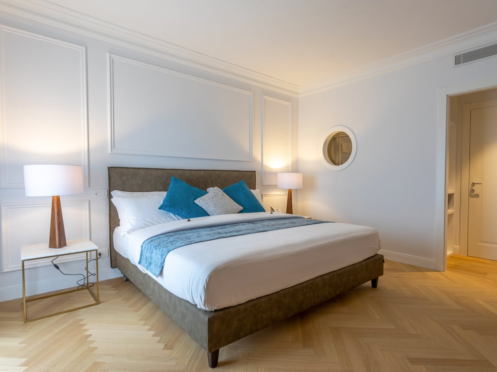 gallery/Gallery-RoomDeluxe-1.jpg gallery/Gallery-RoomDeluxe-1.jpg