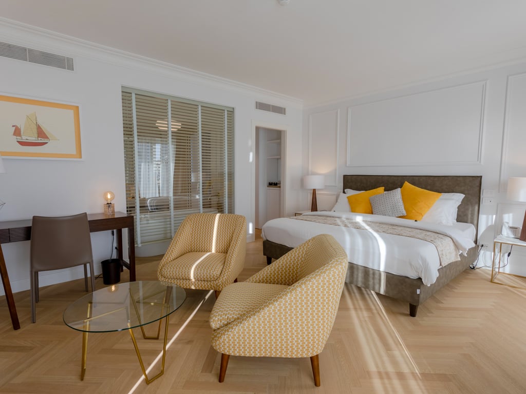 Suite Deluxe13 Suite Deluxe13