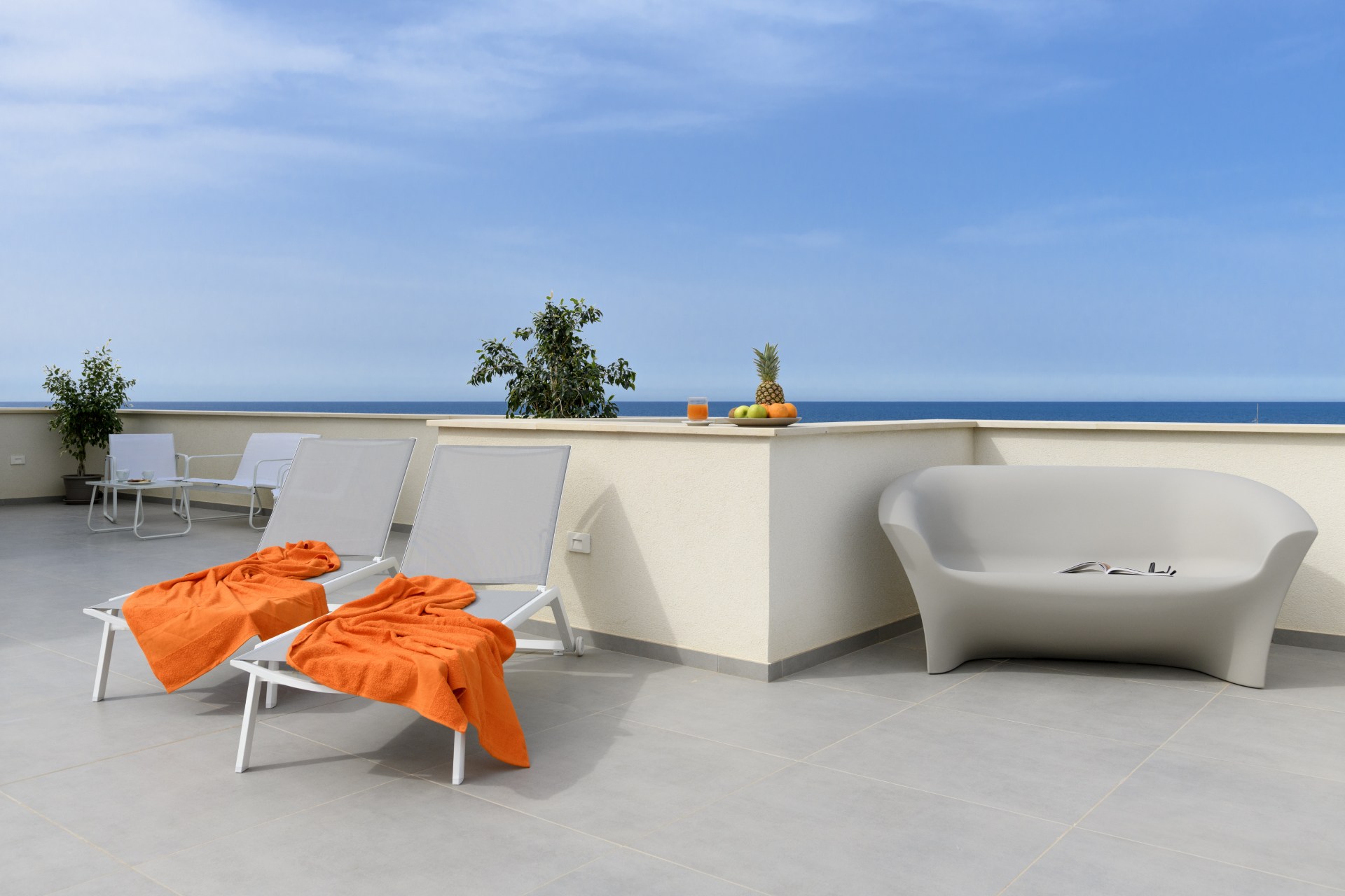 THE LEVEL & SPA4