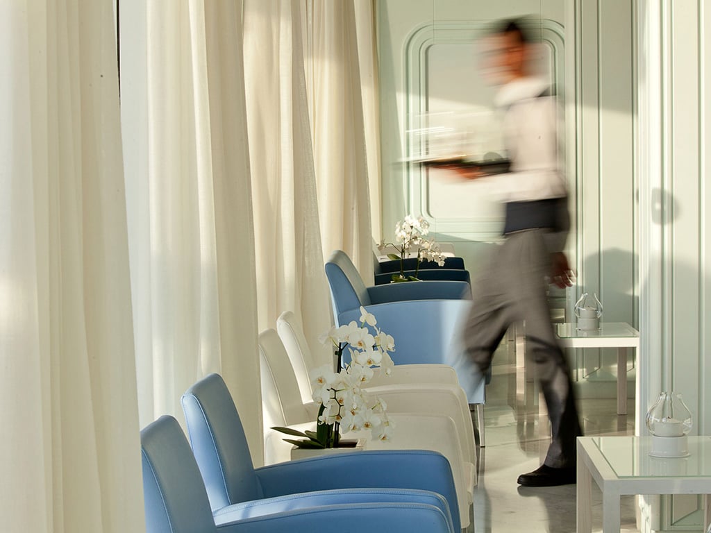 Blue Lounge Dine & Drinks20
