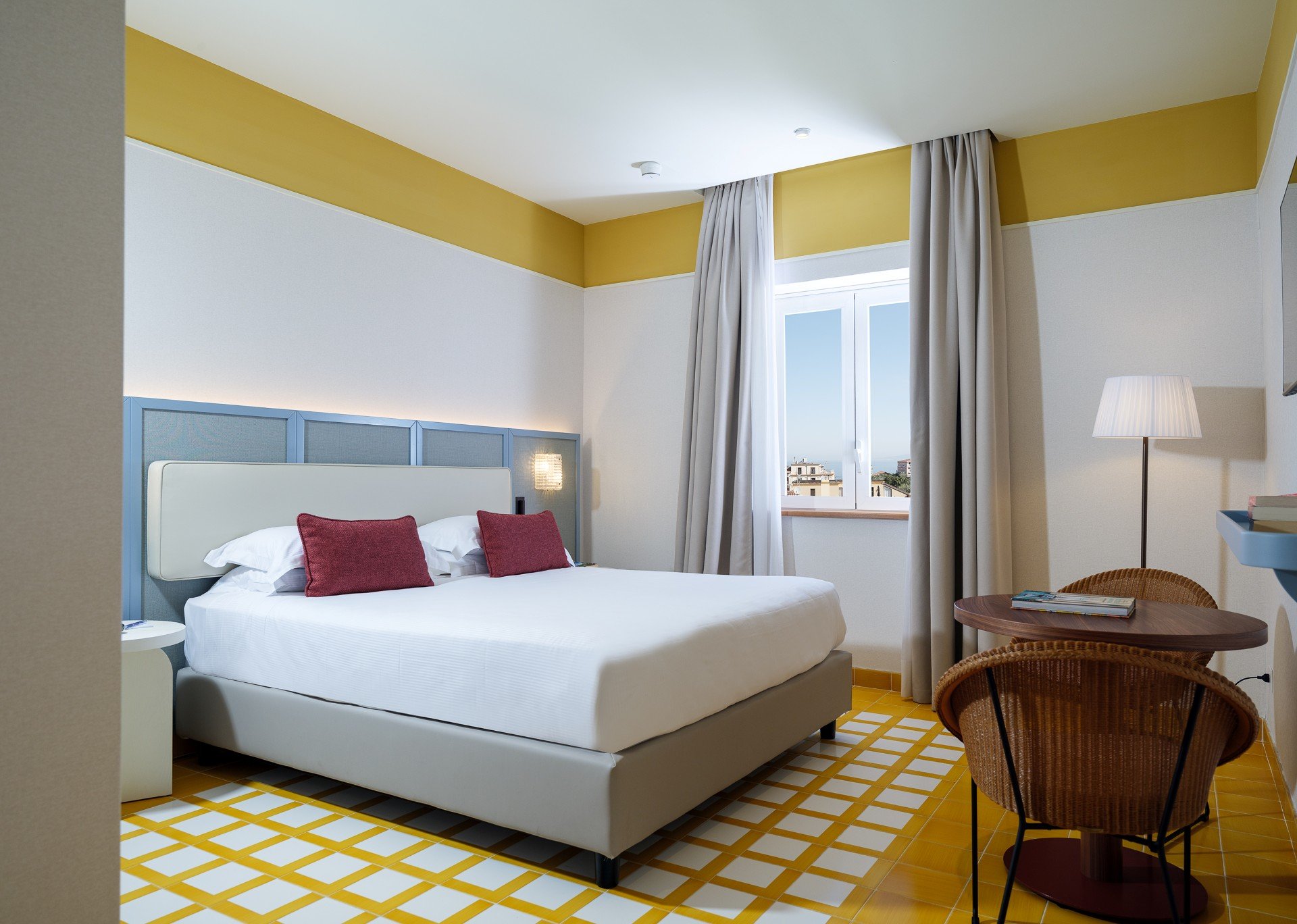 Hotel 2 Hotel 2