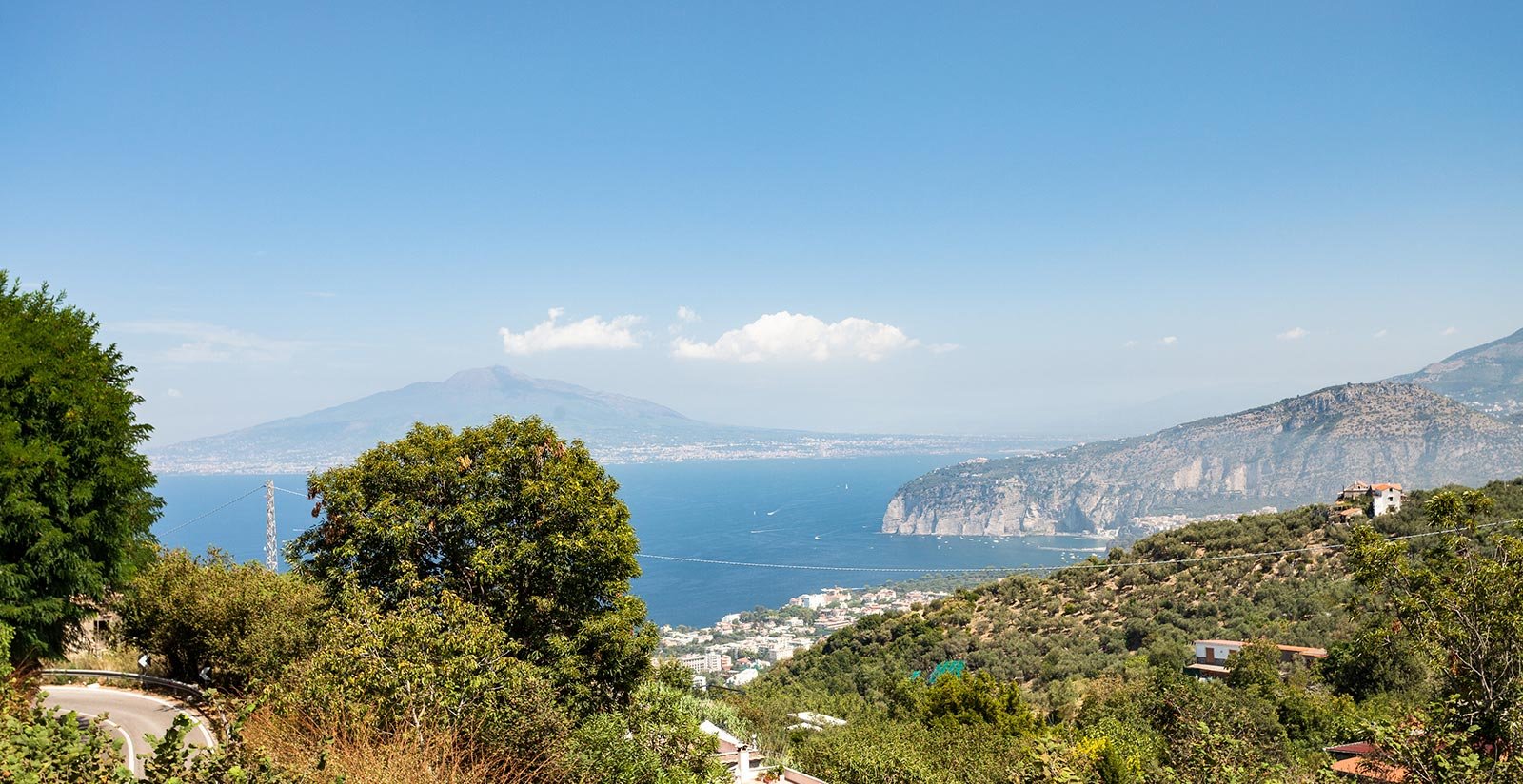 Immerso nel verde degli alberi di noce ... 8 Immerso nel verde degli alberi di noce ... 8