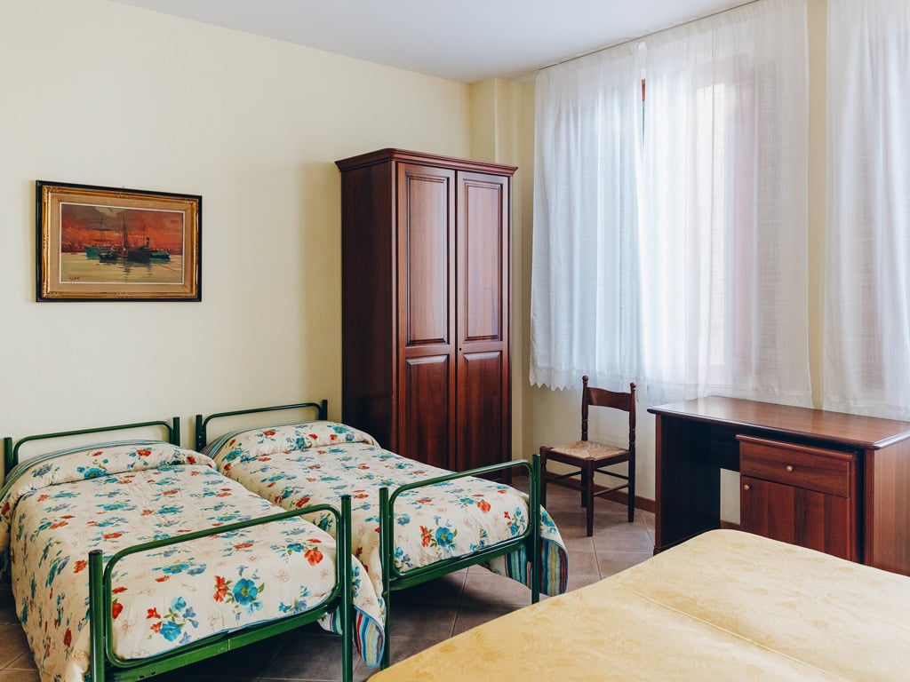 Quadruple room5 Quadruple room5
