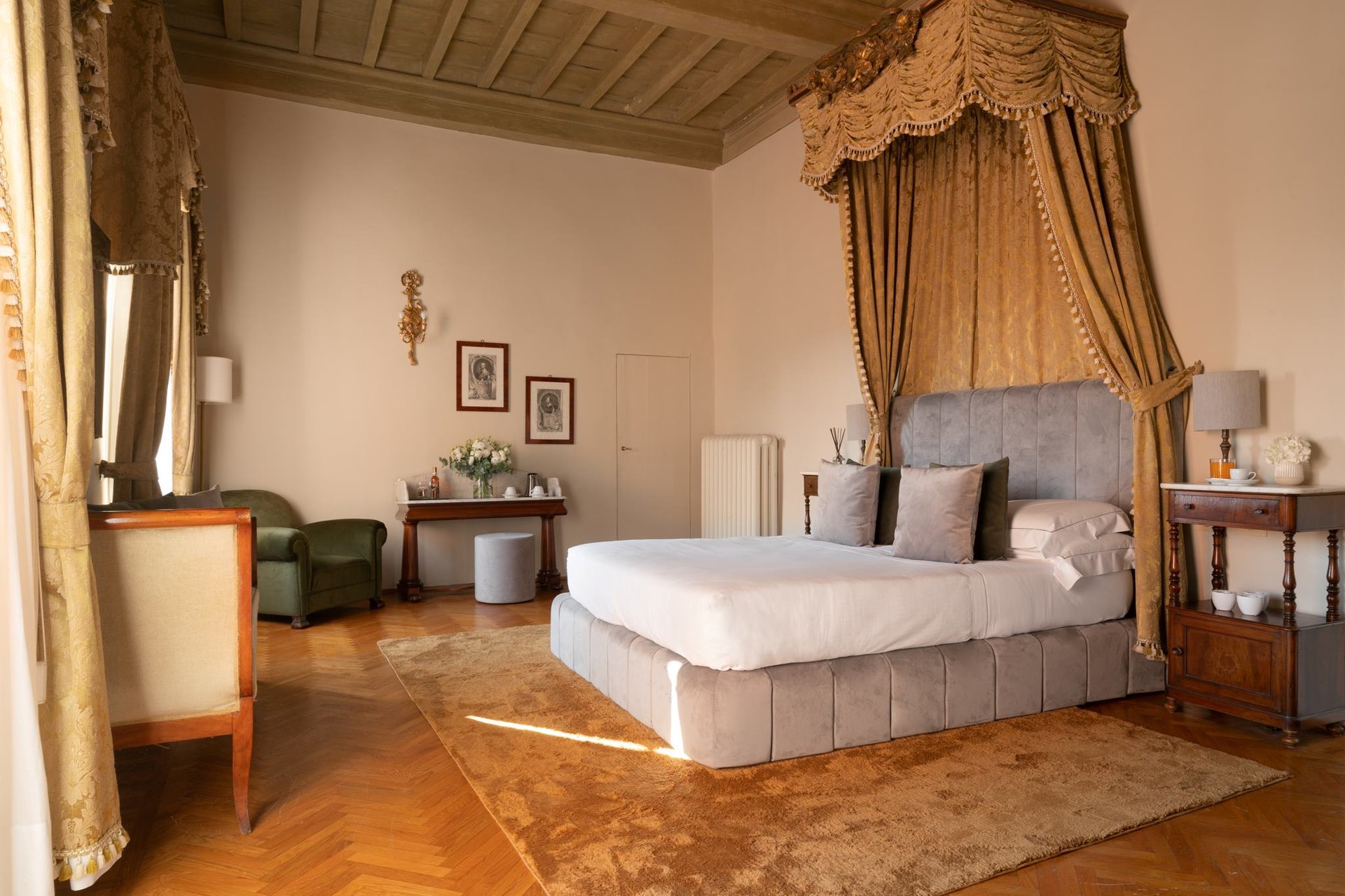 Rooms & Suites7