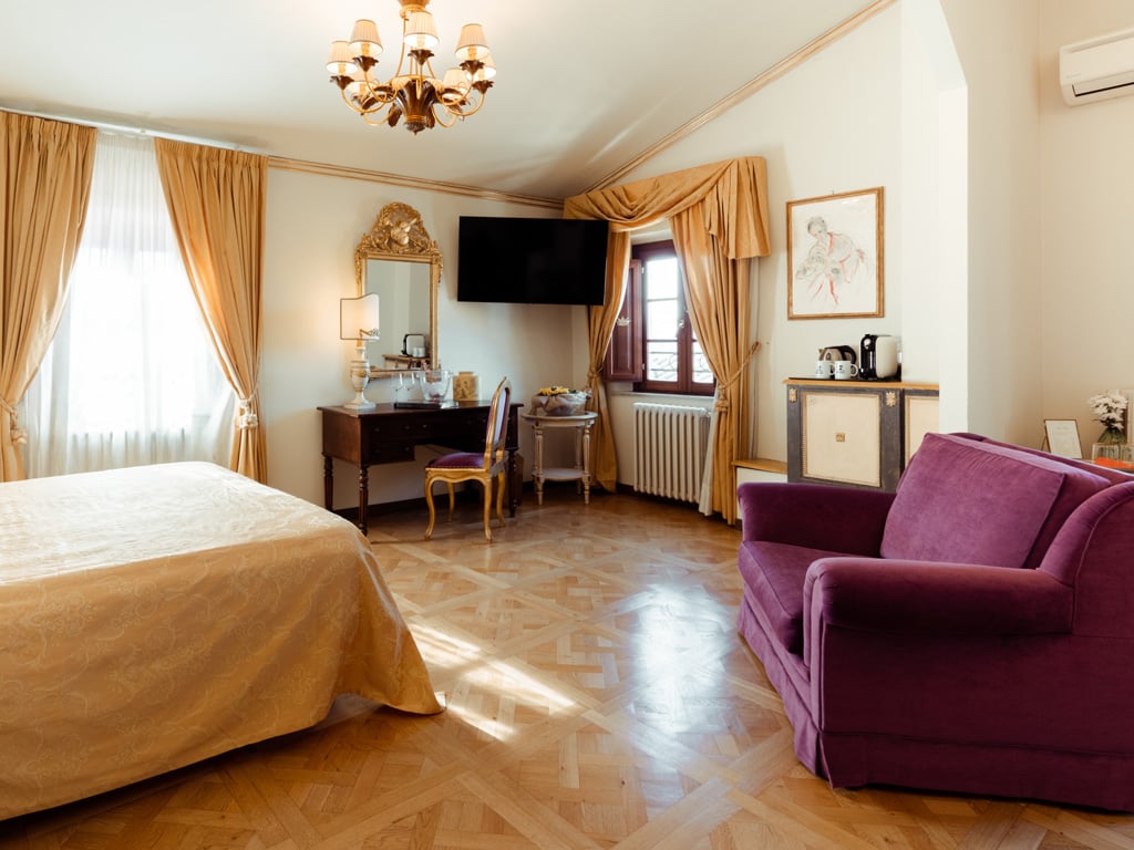 Camere12