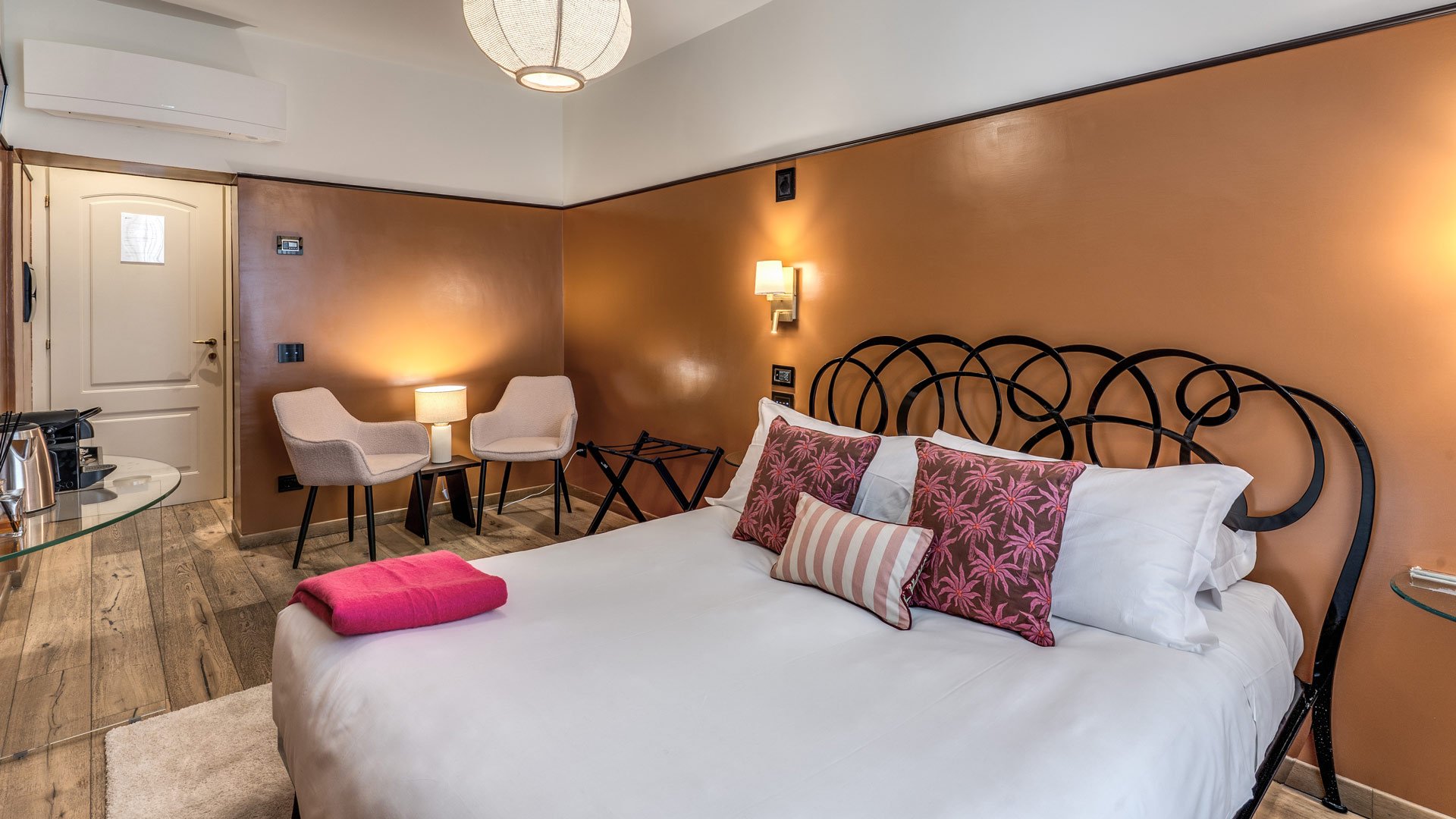 Deluxe Rooms9