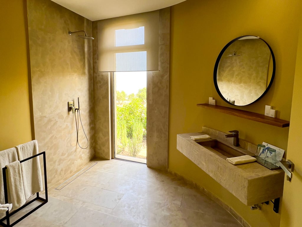 gallery-ocean/1024-Juba-Accessible-Suite-5.jpg