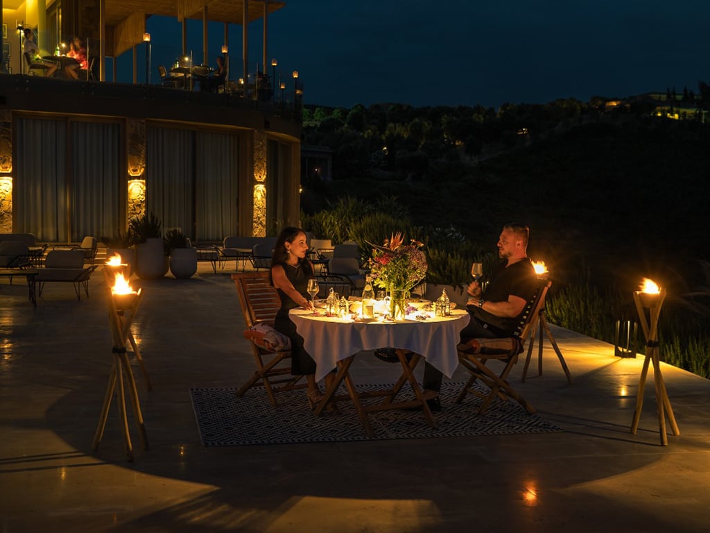 gallery-ocean/1024-romantic-dinner.jpg gallery-ocean/1024-romantic-dinner.jpg