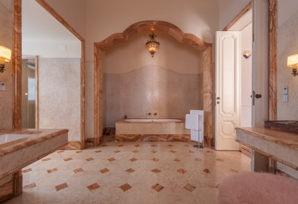 gallery-palazzo-bozzi/950-landing-blastness-lf-pbc-lf-pbc-lady-astor-deluxe-suite.jpg gallery-palazzo-bozzi/950-landing-blastness-lf-pbc-lf-pbc-lady-astor-deluxe-suite.jpg