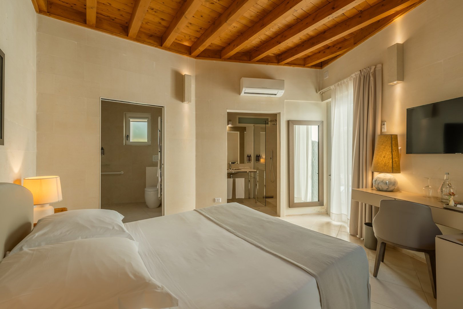 top-la-fiermontina/1920-Superior-Accessibile-New-Fiermontina-Luxury-Home-1-top.jpg