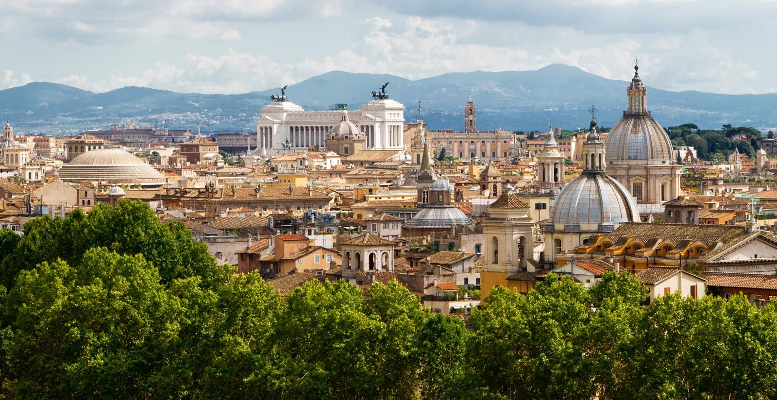 Exclusive city tours, a trip through the ages4