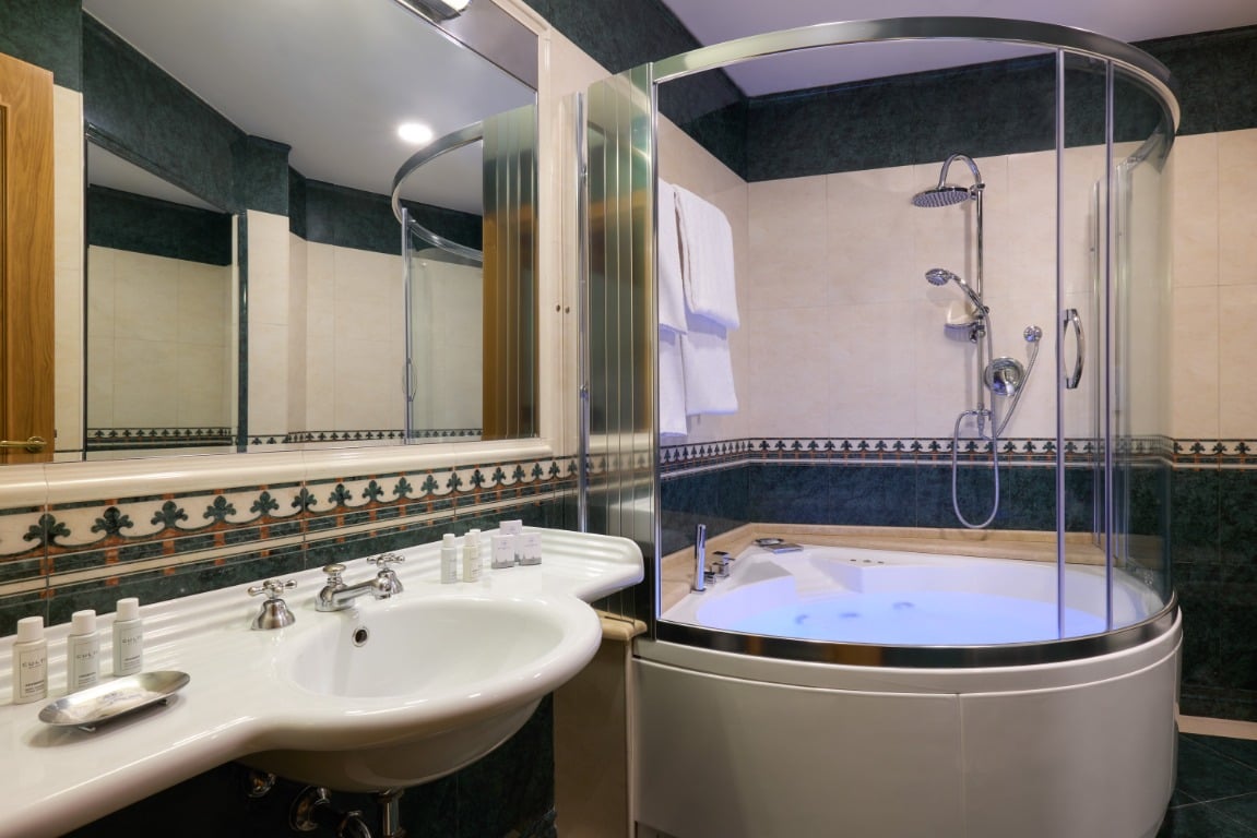 Suite com hidromassagem8 Suite com hidromassagem8