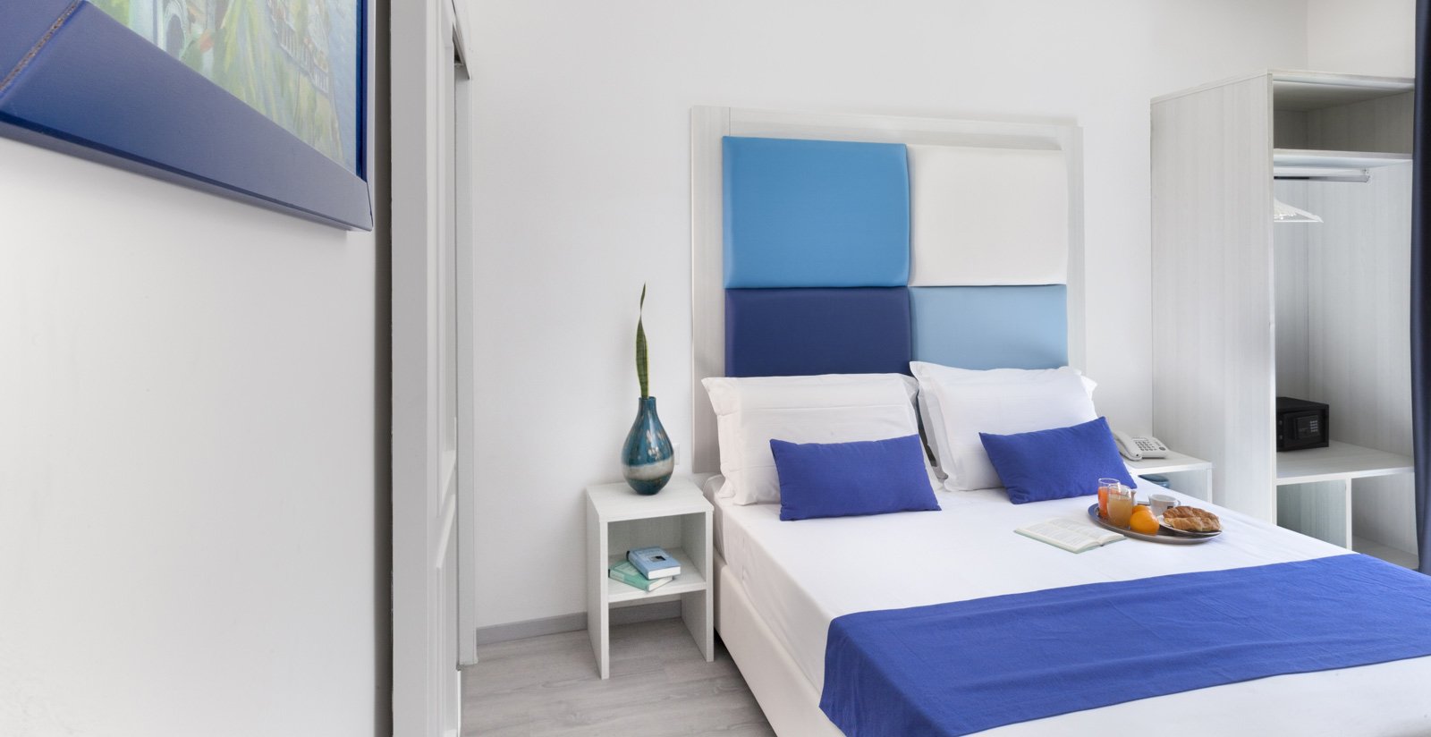 Camere8