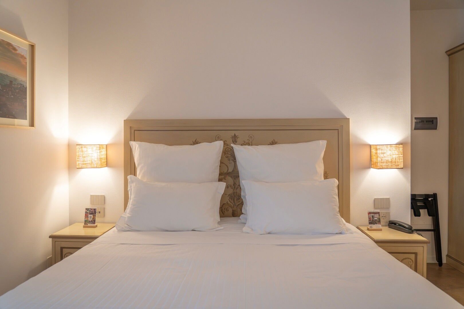 Superior Signature Room1