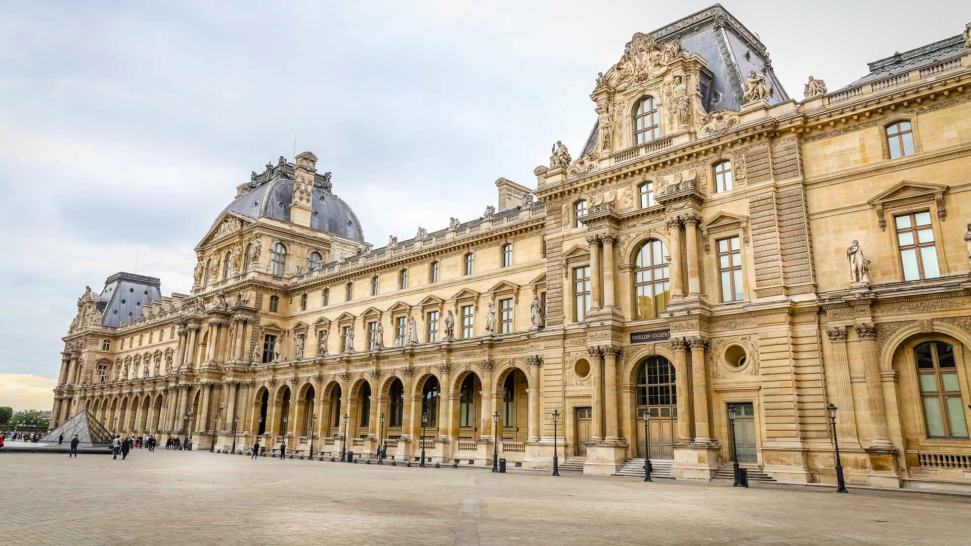 The Louvre's Masterpieces 8 The Louvre's Masterpieces 8