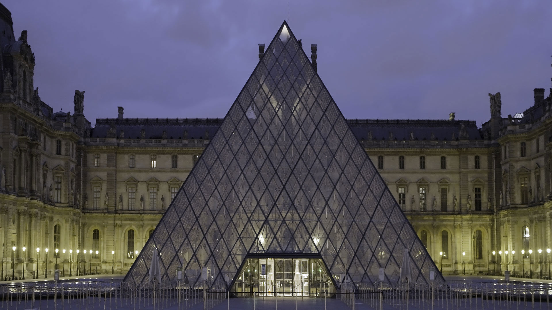 The Louvre's Masterpieces 9 The Louvre's Masterpieces 9