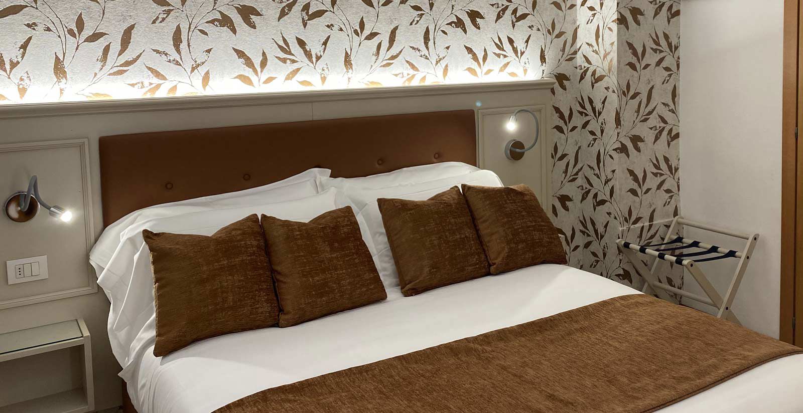 Classic Annex with French Bed 4