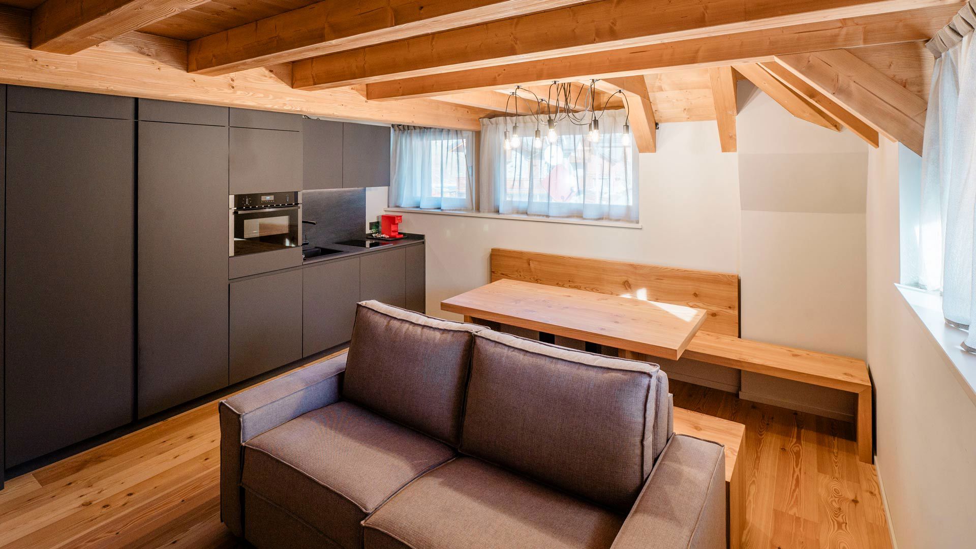 Three-room Deluxe Apartment with Panoramic Views 12