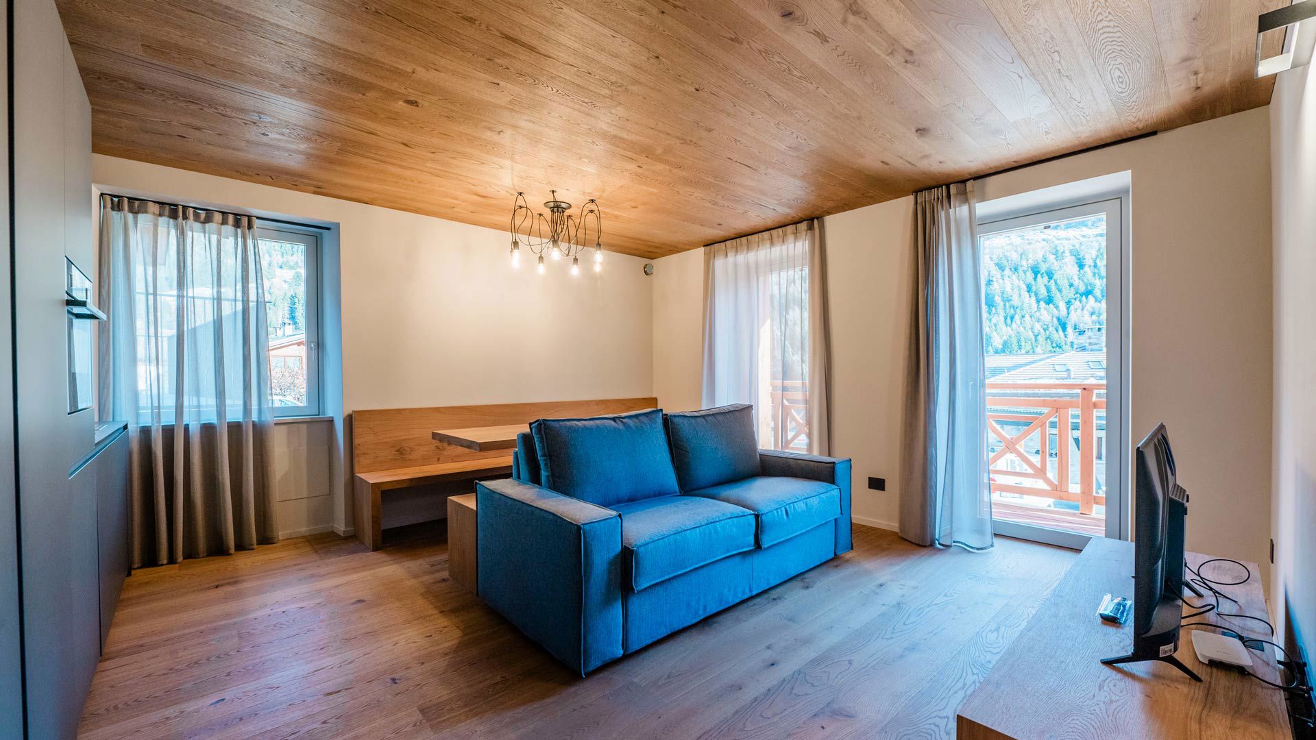 Two-room Apartment with Balcony and Panoramic Views 9