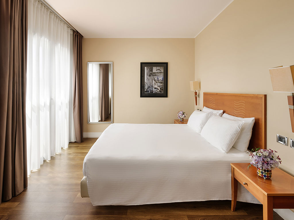 Superior Room 12 Superior Room 12
