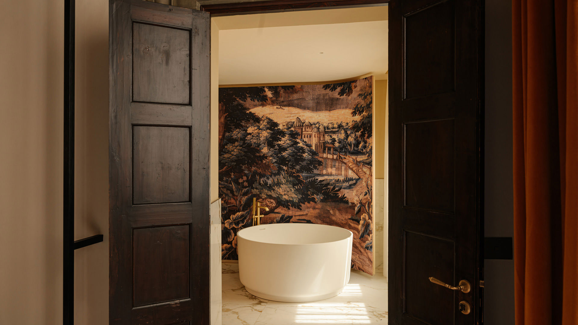 Contessa Grand Room 9