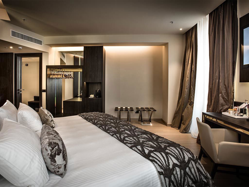 Exclusive Rooms 14 Exclusive Rooms 14