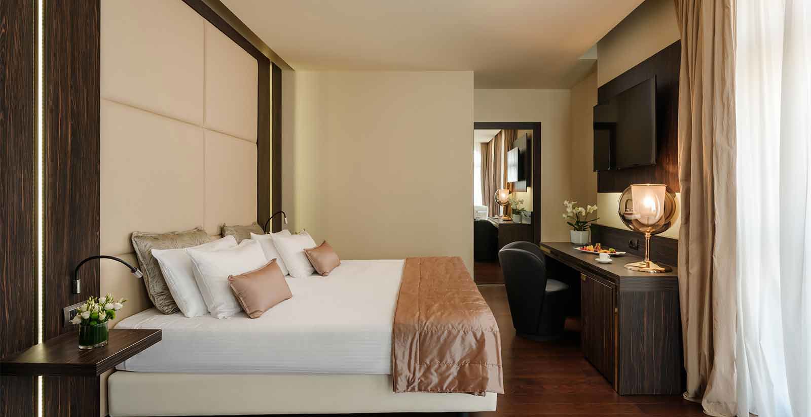 Exclusive Rooms 8 Exclusive Rooms 8
