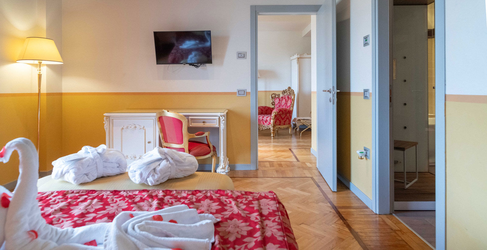 Suites with Balcony and Hydromassage Tub 6