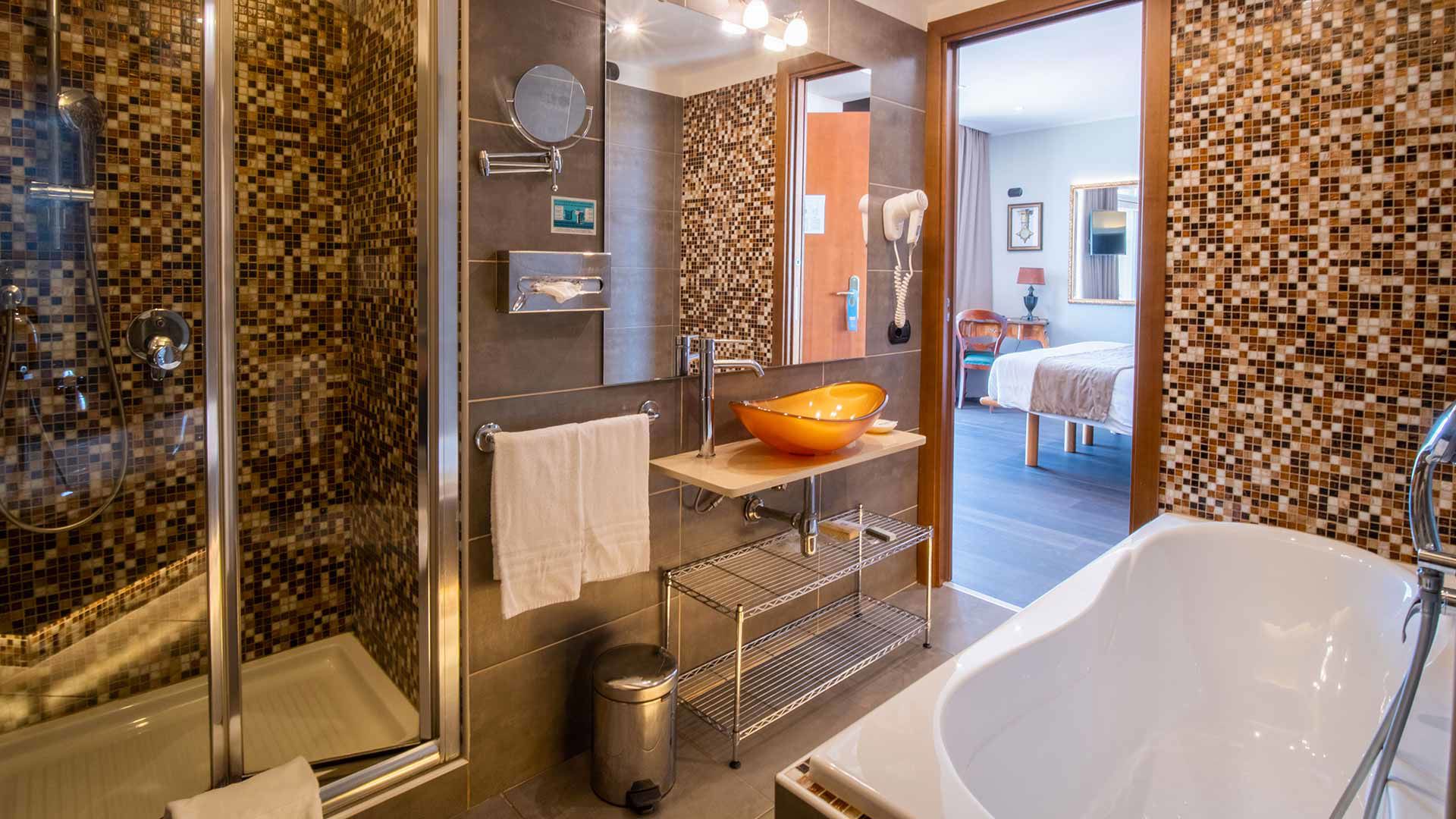 Vesuvio Deluxe Room with balcony and sea view 4