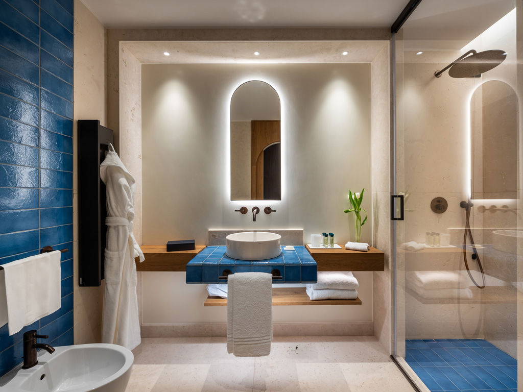 Superior  4 Superior  4