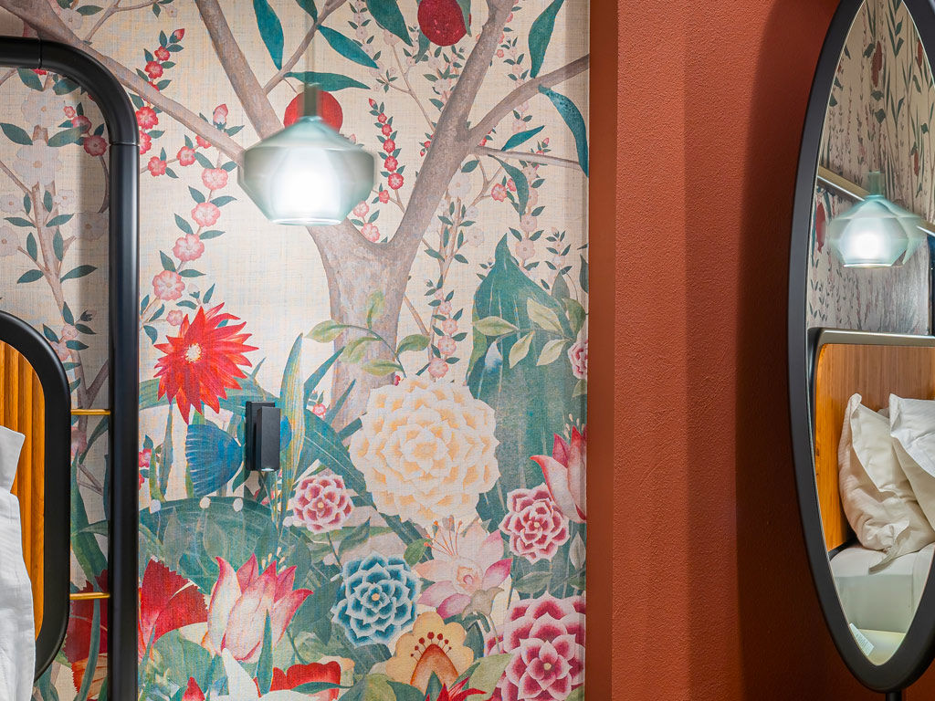 Panoramic Infinitomare with Jacuzzi® hot tub