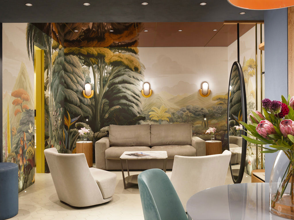 Panoramic Presidential Suite