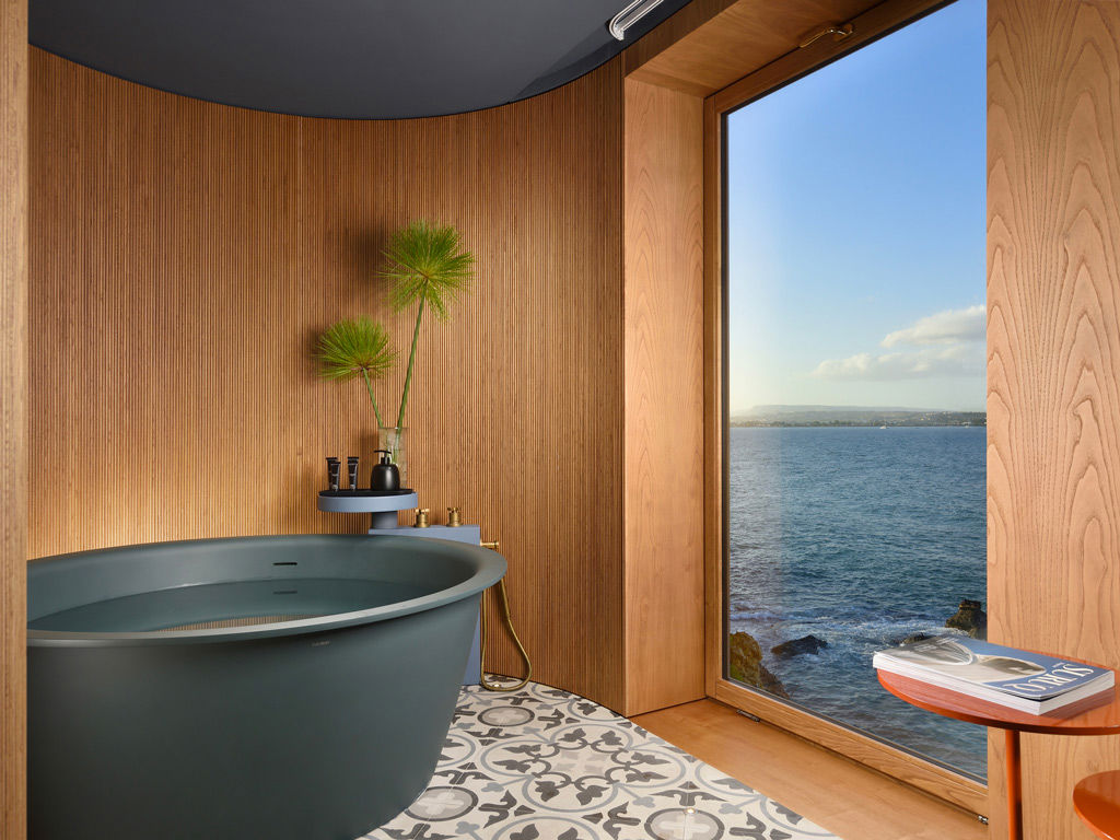 Panoramic Presidential Suite