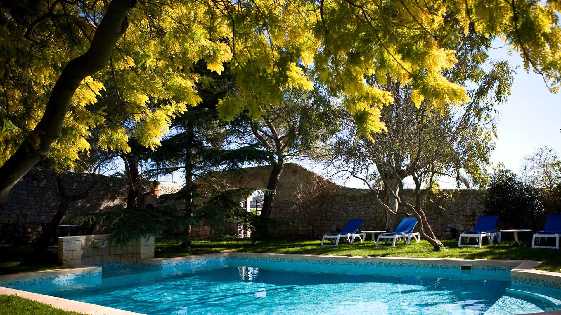 Hotel with pool in Ragusa 4