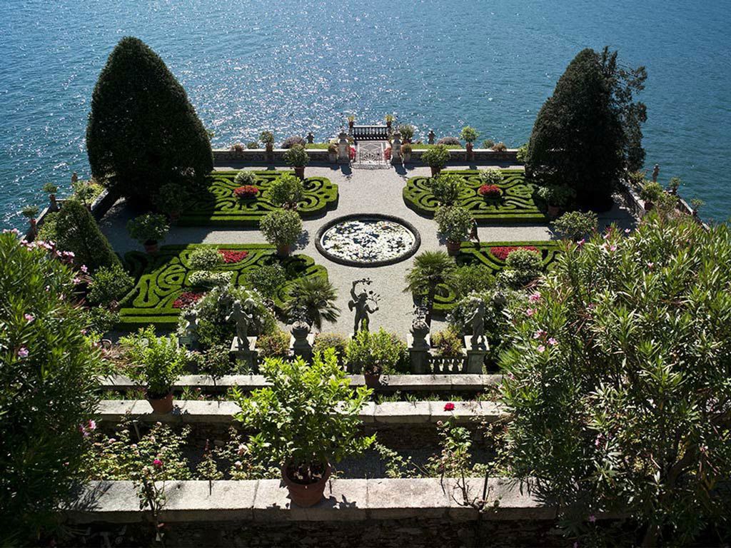 gallery/1024-majestic_isolabella1_gallery.jpg gallery/1024-majestic_isolabella1_gallery.jpg