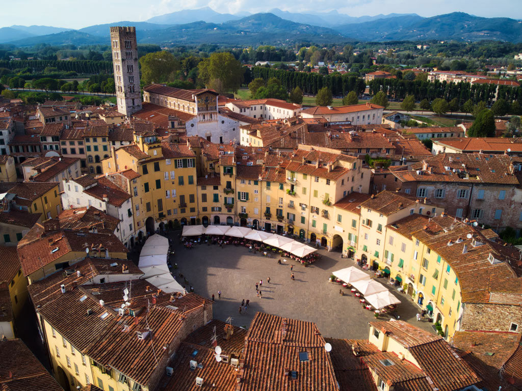 gallery/gallery_lucca.jpg gallery/gallery_lucca.jpg