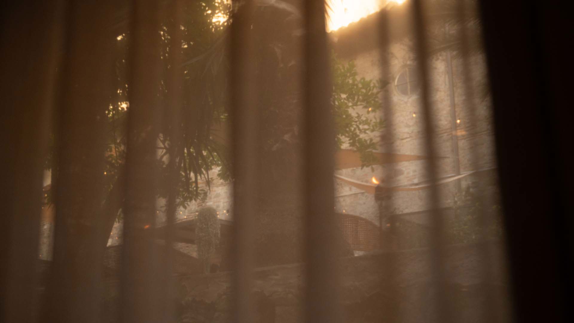 The Sanctuary Urban Retreat - Garden & Bar 8