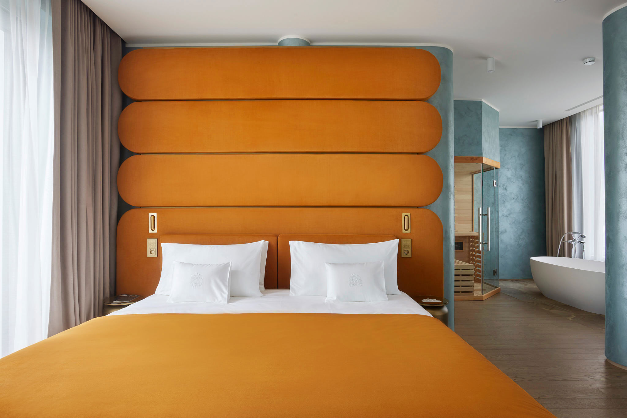 Boutique Hotel Stresa - Signature Peacock Suite 1