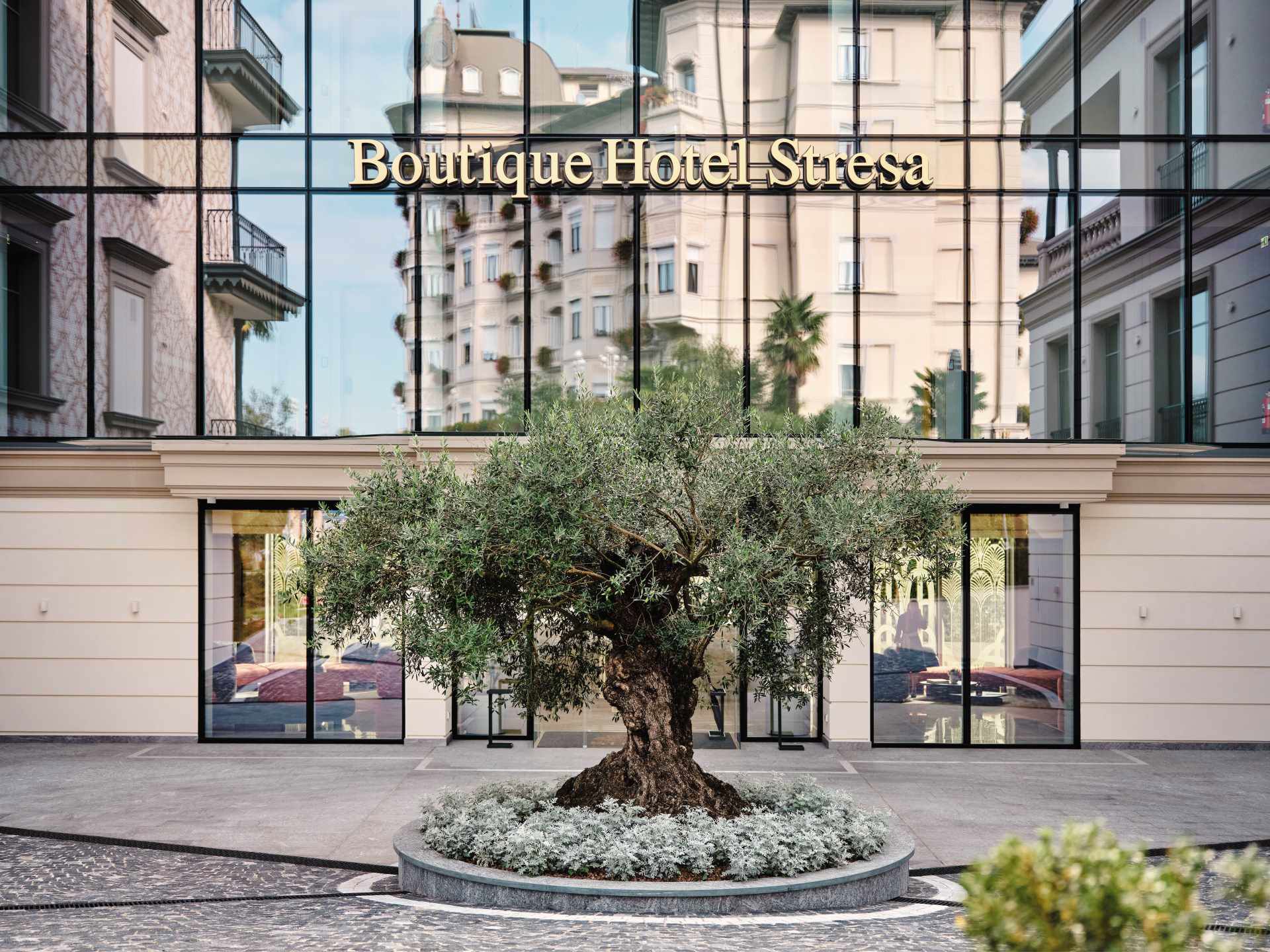 Boutique Hotel Stresa - Una storia di Ospitalità lungo le rive del Lago Maggiore 2 Boutique Hotel Stresa - Una storia di Ospitalità lungo le rive del Lago Maggiore 2