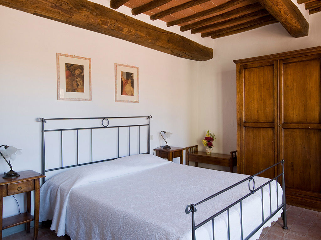 Appartamento con 2 camere da letto nel borgo 10