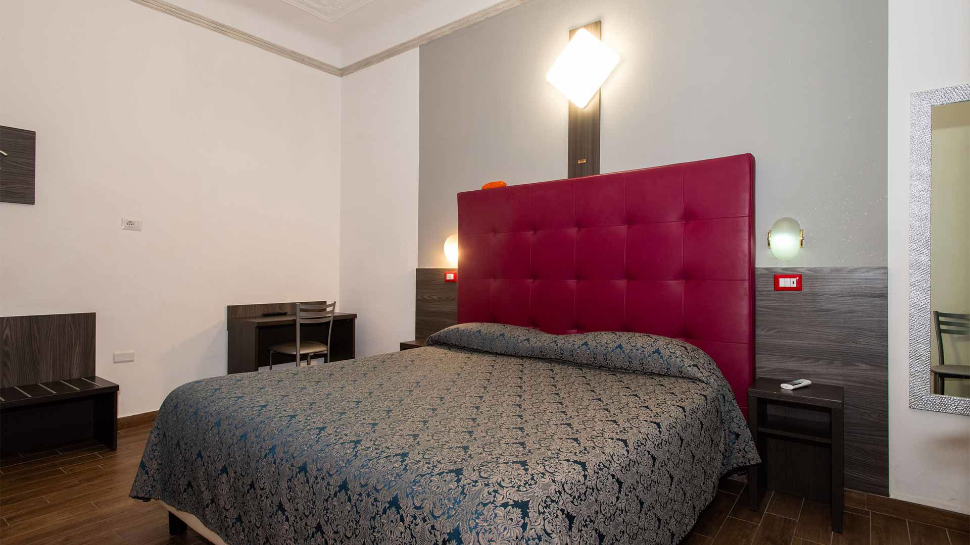 Camera Deluxe con letto matrimoniale 2