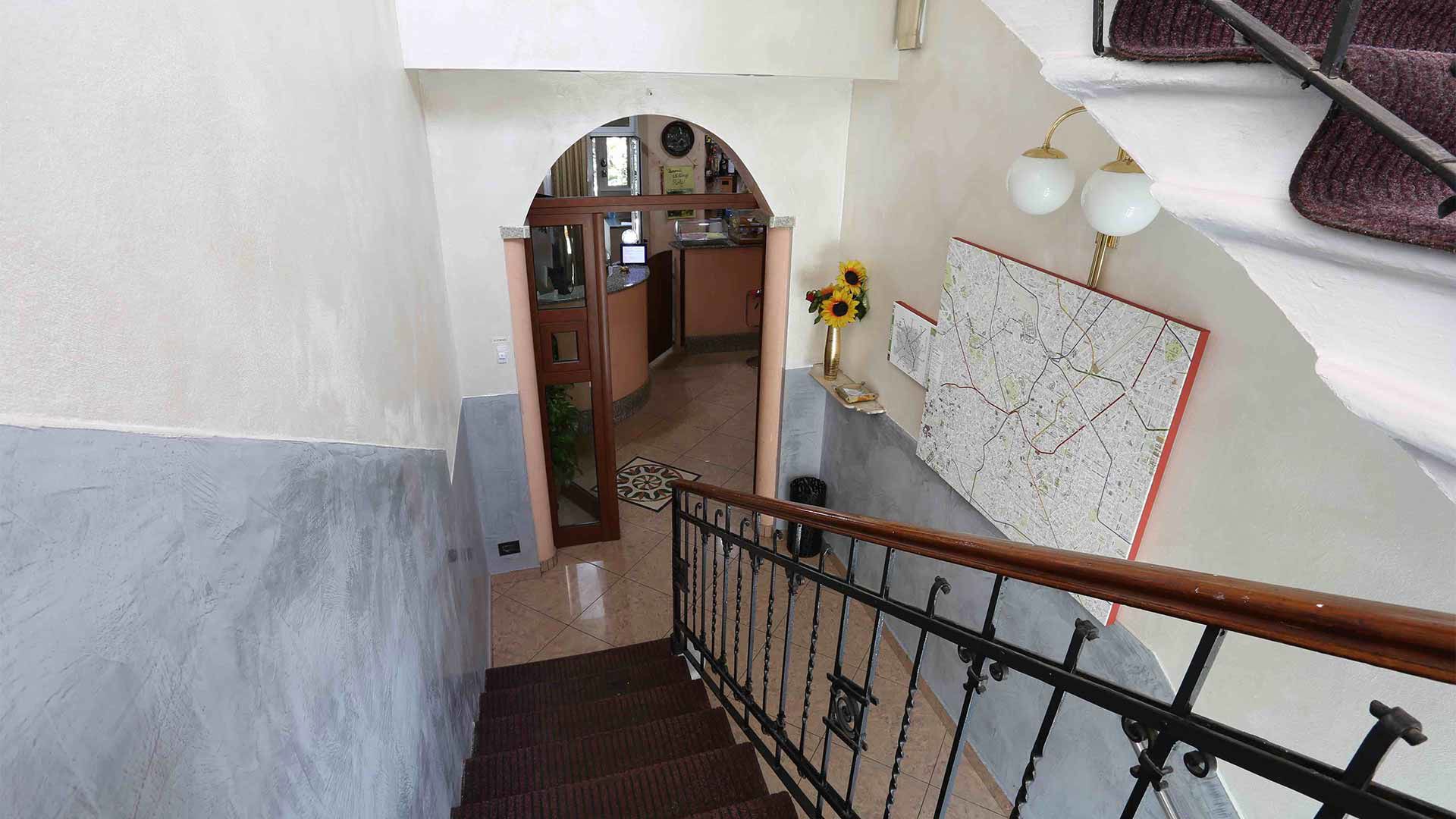 Hotel 6