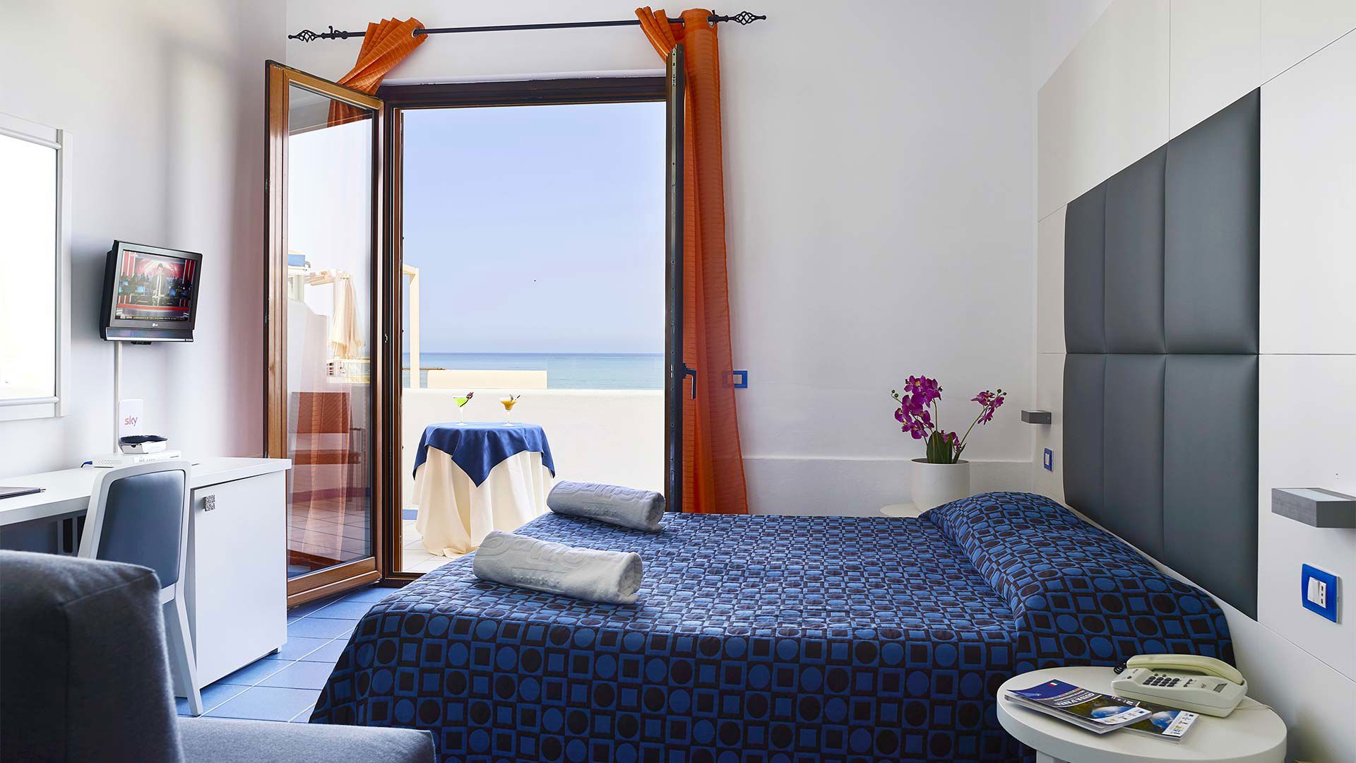 Deluxe with sea view and terrace 1