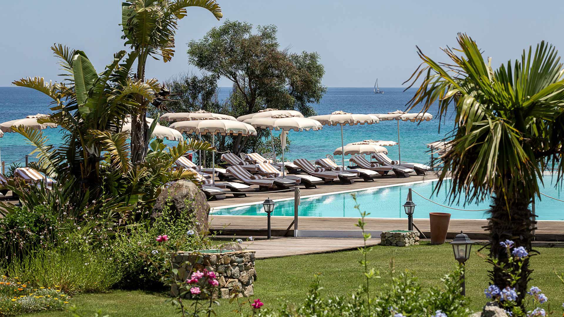 Luxury hotel with pool South Sardinia 4