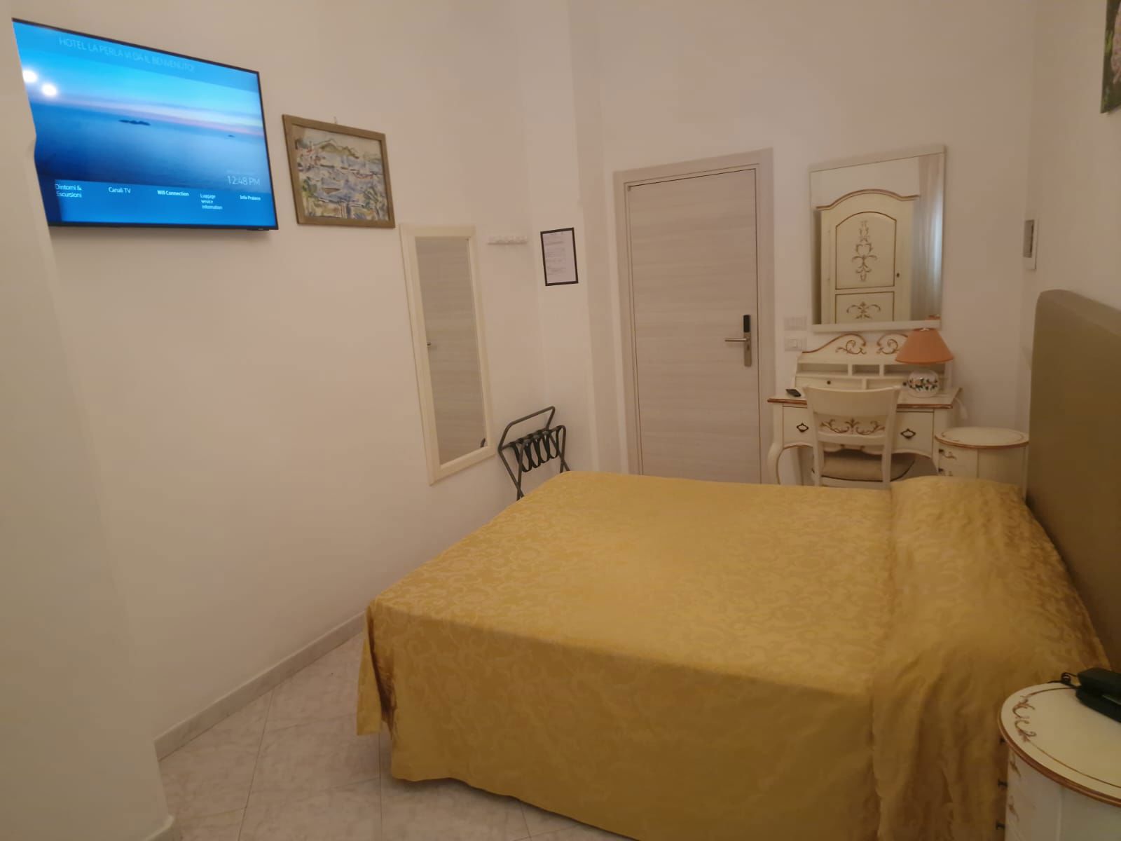 Hotel La Perla - Standard Room 8