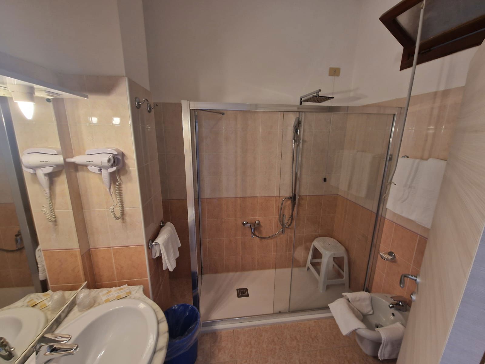 Hotel La Perla - Deluxe vista mare 4